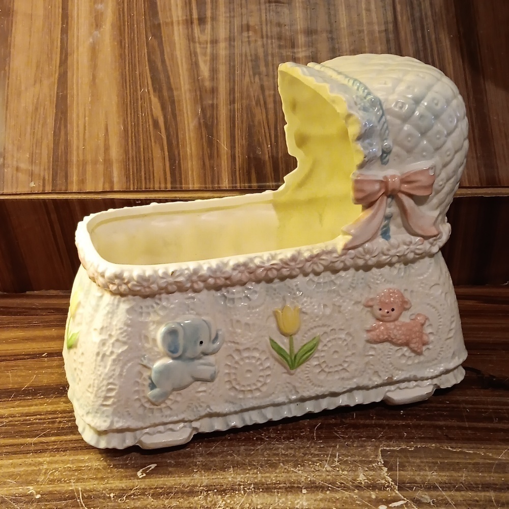 Vintage 1950s baby bassinet cradle planter deco
